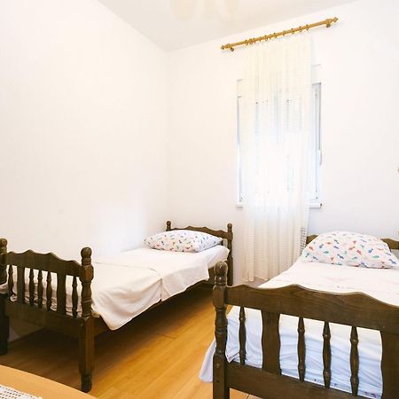 Apartments Ivica - 150M From Sea Trogir Ngoại thất bức ảnh