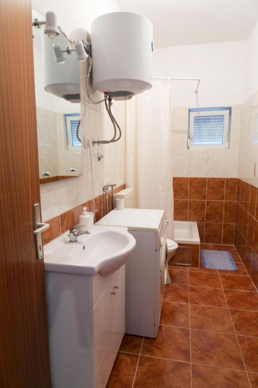 Apartments Ivica - 150M From Sea Trogir Ngoại thất bức ảnh
